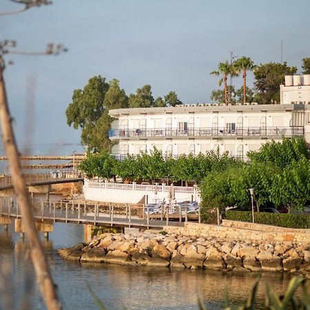 Hotel Restaurant Juanito Platja Sant Carles De La Rapita Bagian luar foto
