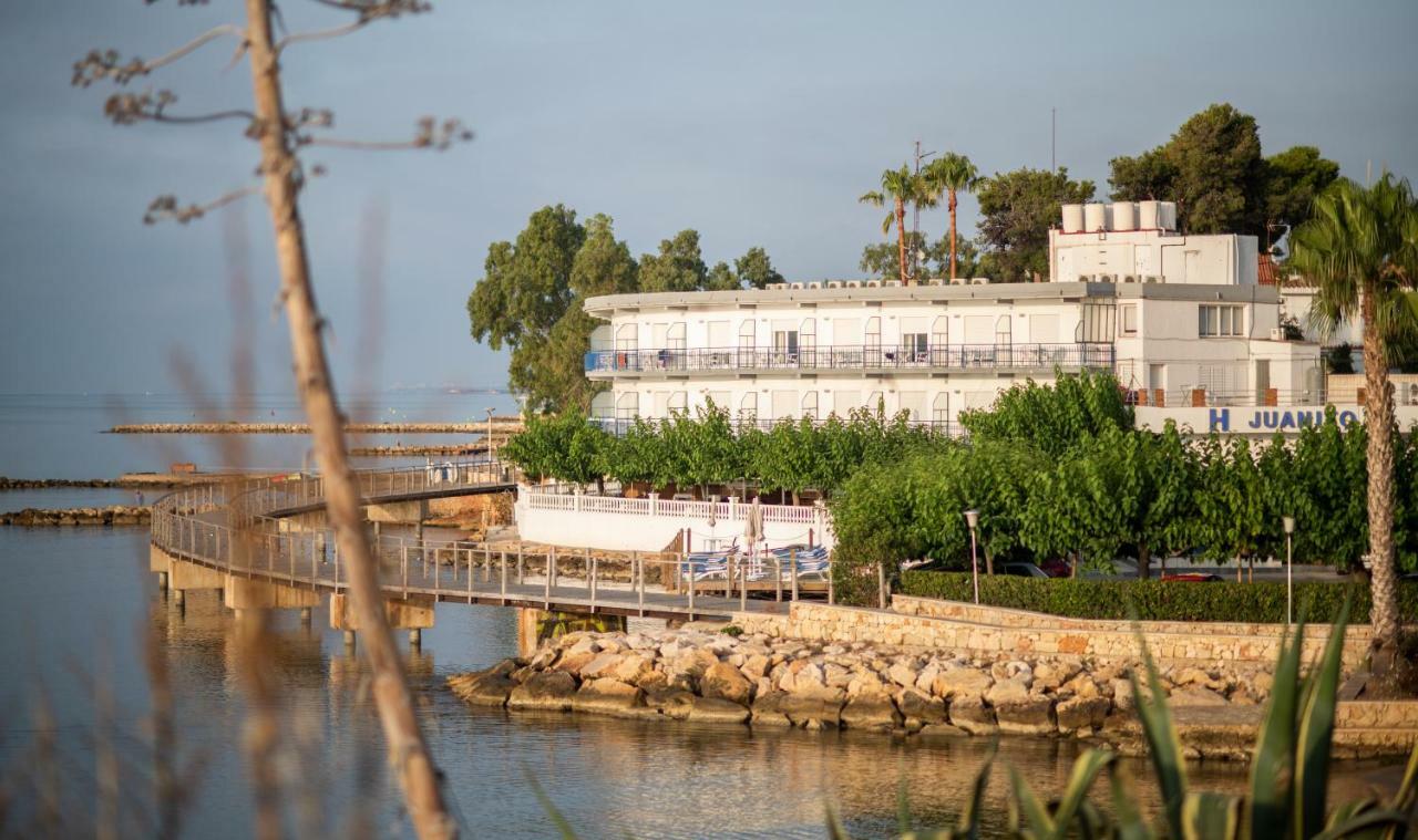 Hotel Restaurant Juanito Platja Sant Carles De La Rapita Bagian luar foto