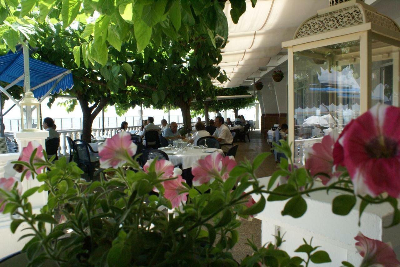 Hotel Restaurant Juanito Platja Sant Carles De La Rapita Bagian luar foto